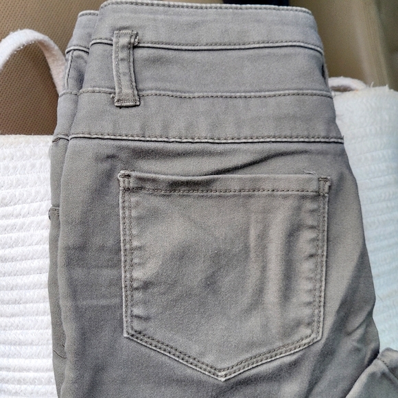 Pants - Picture 2 of 4